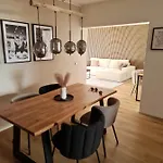 Apartment Staytona With Ac & Balcony, Wifi & Workspace Near Frankfurt *