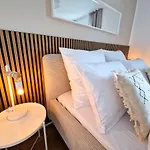 Staytona With Ac & Balcony, Wifi & Workspace Near Frankfurt Apartment Erlensee