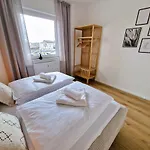 Staytona With Ac & Balcony, Wifi & Workspace Near Frankfurt * Erlensee