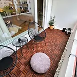 Staytona With Ac & Balcony, Wifi & Workspace Near Frankfurt