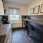 Staytona With Ac & Balcony, Wifi & Workspace Near Frankfurt Erlensee