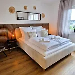 Staytona With Ac & Balcony, Wifi & Workspace Near Frankfurt Erlensee