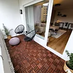 Staytona With Ac & Balcony, Wifi & Workspace Near Frankfurt
