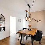 Apartment Staytona With Ac & Balcony, Wifi & Workspace Near Frankfurt Erlensee