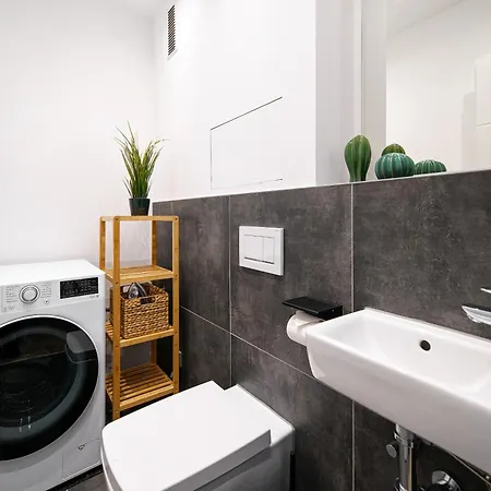 Apartment Staytona With Ac & Balcony, Wifi & Workspace Near Frankfurt