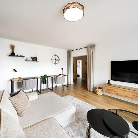 Staytona With Ac & Balcony, Wifi & Workspace Near Frankfurt Apartment Erlensee