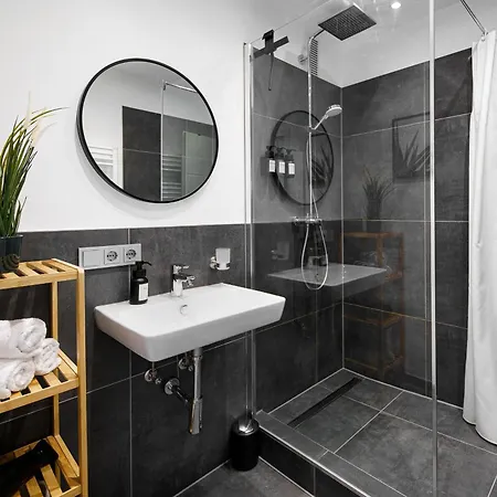 Staytona With Ac & Balcony, Wifi & Workspace Near Frankfurt Erlensee