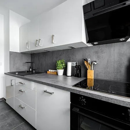 Staytona With Ac & Balcony, Wifi & Workspace Near Frankfurt Erlensee
