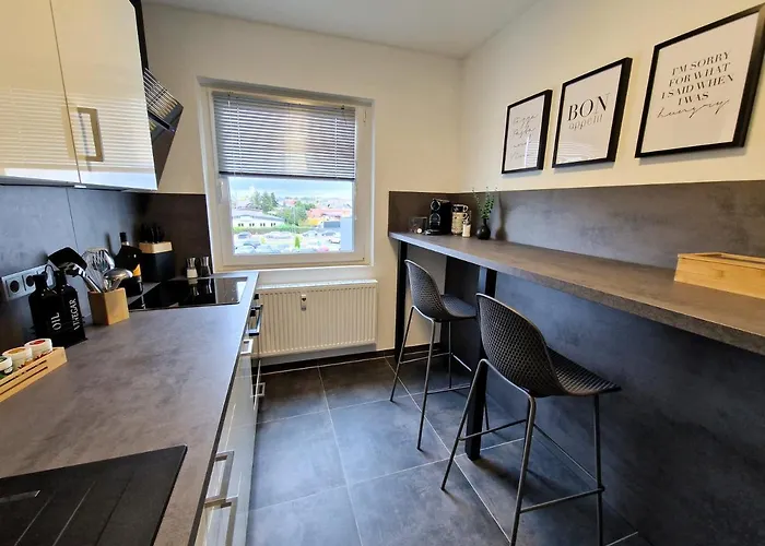 Staytona Apt With Ac & Balcony, Wifi & Workspace Near Frankfurt 에얼렌지